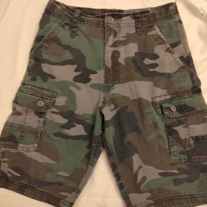 Wear First camouflage shorts with adjustable waist